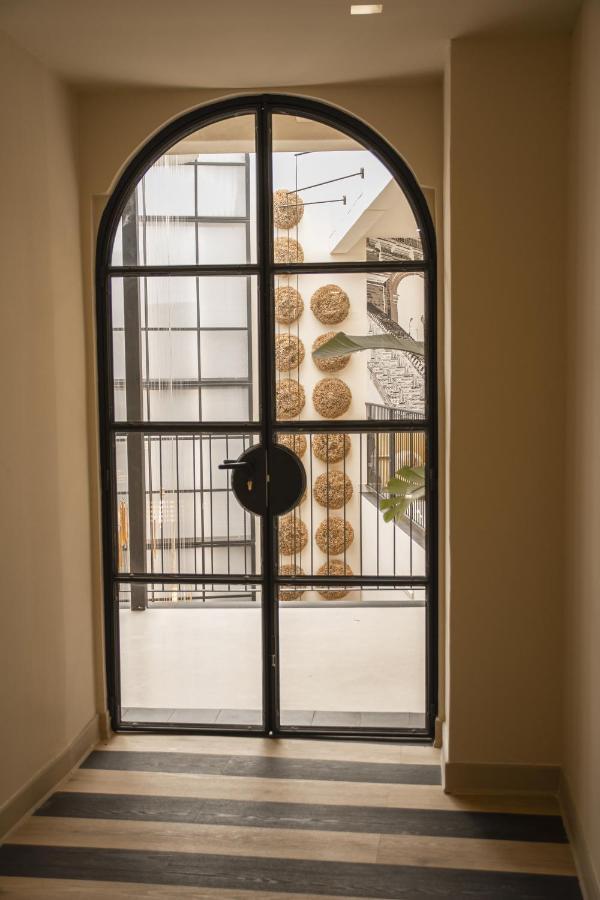 Room Select Tetuan Севилья Экстерьер фото