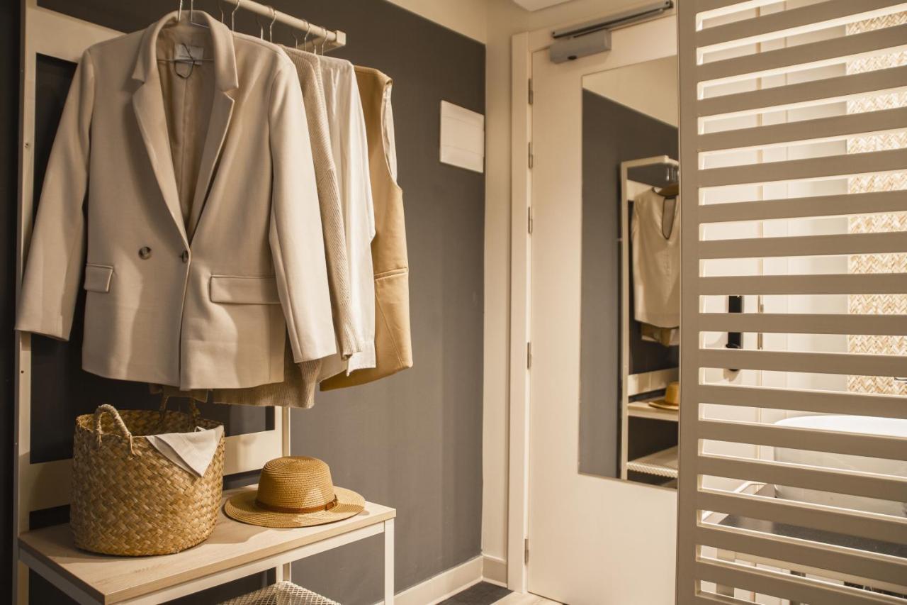 Room Select Tetuan Севилья Экстерьер фото