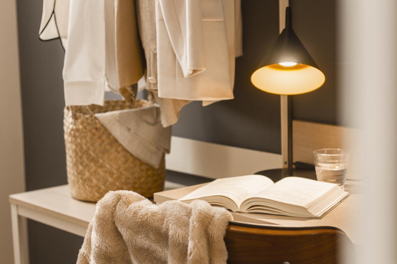Room Select Tetuan Севилья Экстерьер фото