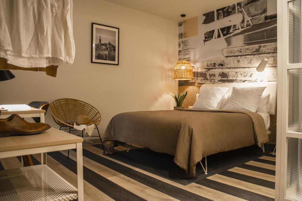 Room Select Tetuan Севилья Экстерьер фото
